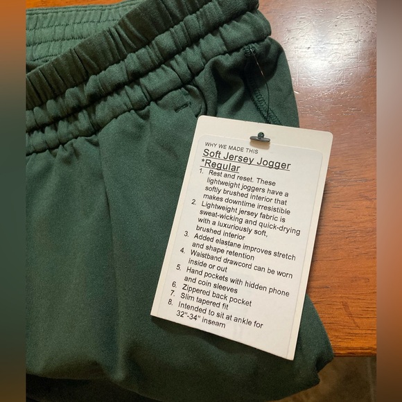 Lululemon men’s joggers size medium - Picture 4 of 6